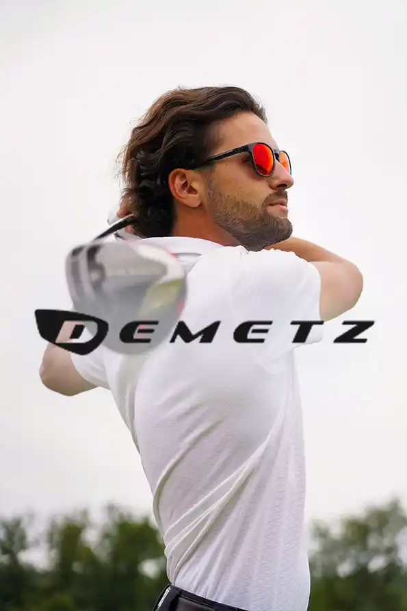 photo d'un homme sportif portant des lunettes de soleil Demetz