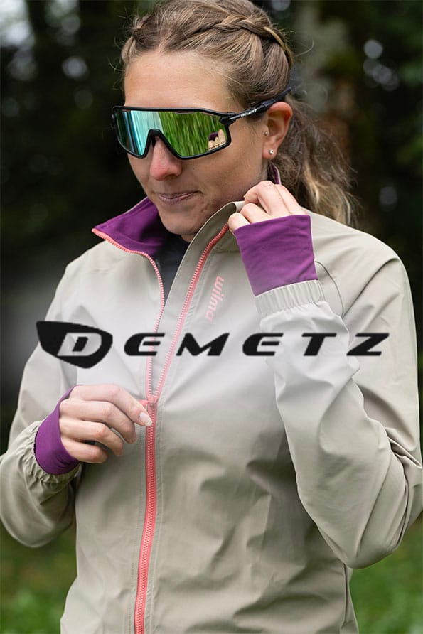 photo d'une femme sportive portant des lunettes de soleil Demetz