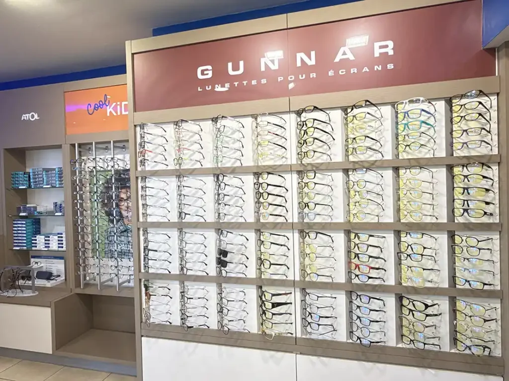 photo du coin Gunnar dans le magasin d'optique Atol Mon Opticien à Nouméa, Magenta