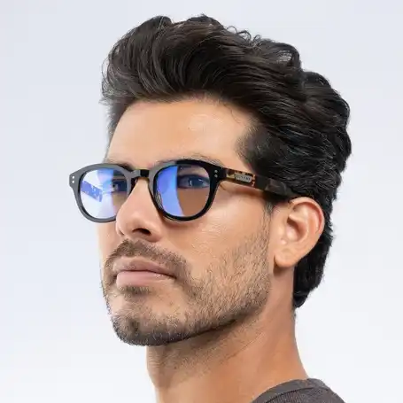 photo d'une paire de lunette Gunnar Emery portée par un homme